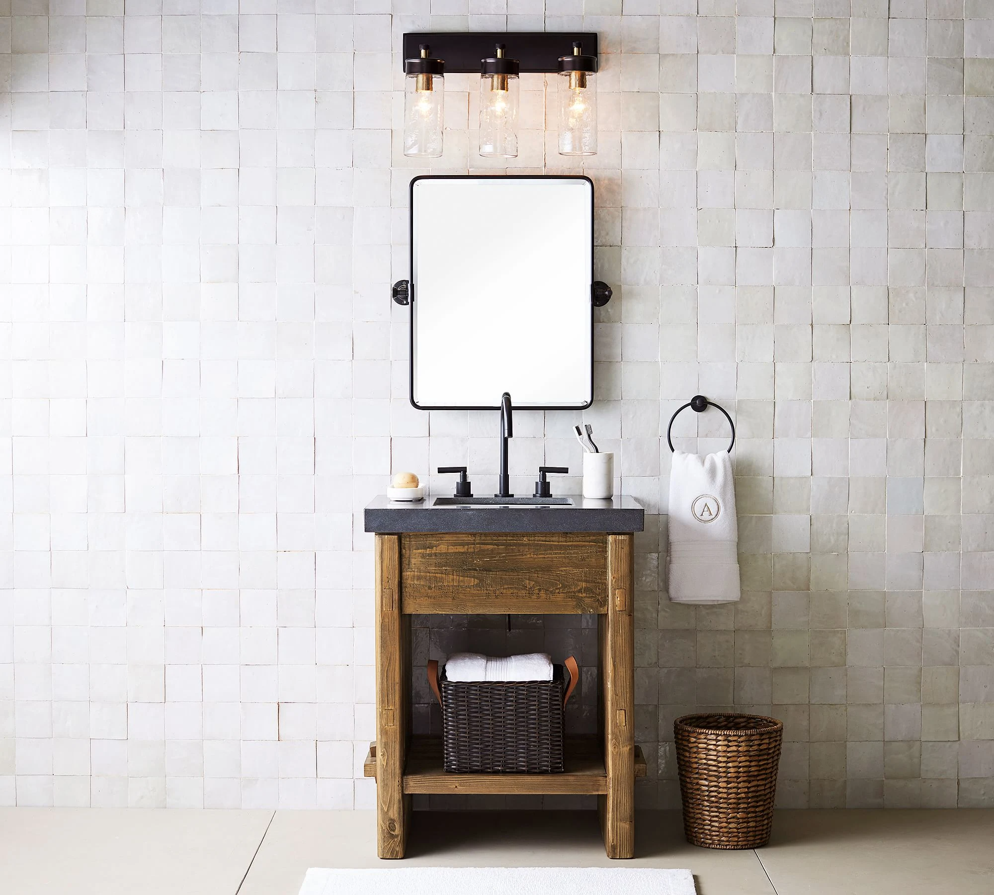 Elegantná hotelová nástenná dekorácia Moderné luxusné toaletné zrkadlo Zrkadlo do kúpeľne na mieru
